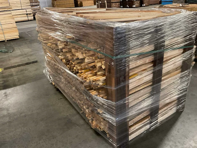 Partij stapellatten ca, 2,5 m³ - afbeelding 3 van  4