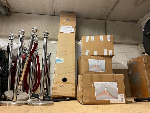 Partij statafels en divers - afbeelding 6 van  8