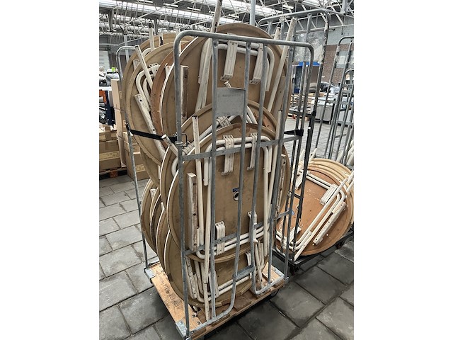 Partij statafels inclusief rolcontainers - afbeelding 4 van  4