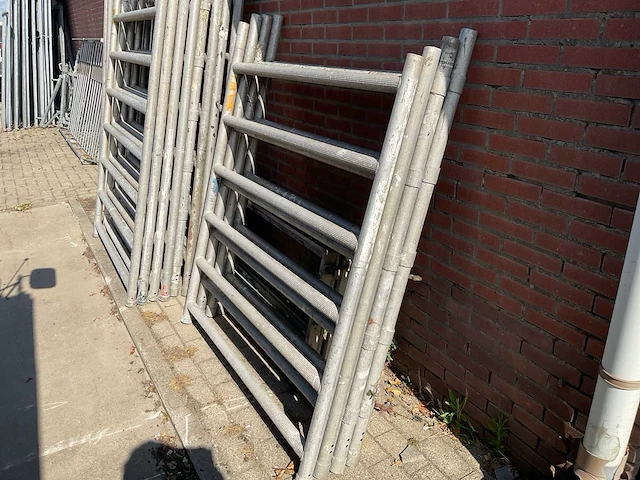 Partij steiger materiaal - afbeelding 5 van  6