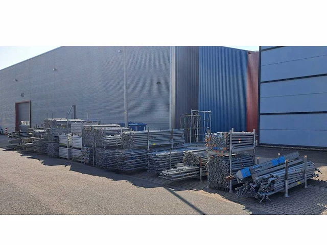 Partij steigermateriaal (combinatie kavel 246-274) - afbeelding 2 van  9