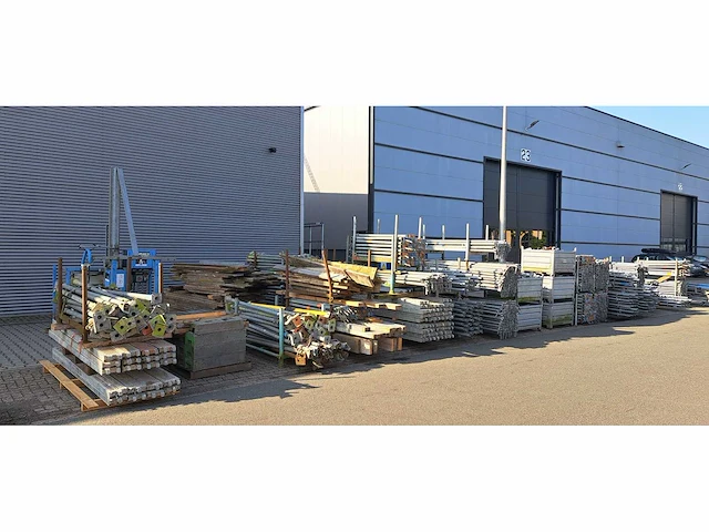 Partij steigermateriaal (combinatie kavel 246-274) - afbeelding 3 van  9