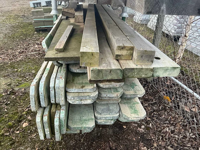 Partij steigerplanken- en balken excl bakken - afbeelding 5 van  11