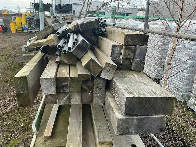 Partij steigerplanken- en balken excl bakken - afbeelding 7 van  11