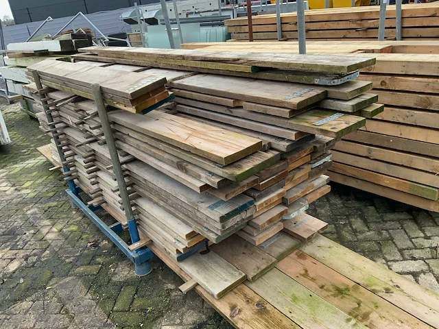 Partij steigerplanken 200x30mm - afbeelding 2 van  3