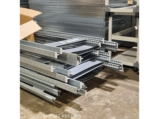 Partij stelling materiaal - afbeelding 15 van  15