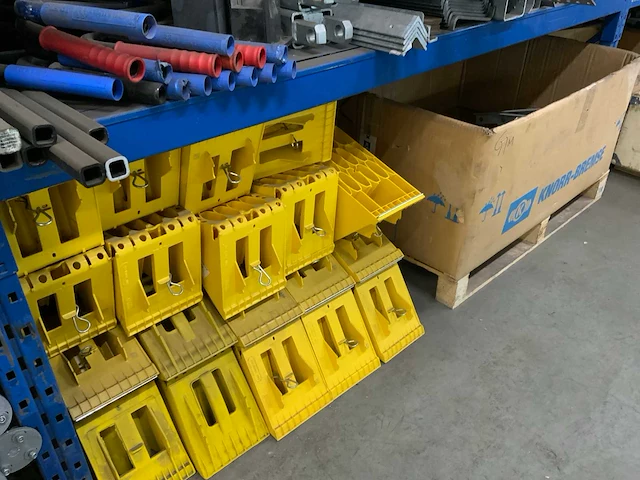 Partij steunpoten, spatborden en brackets - afbeelding 4 van  27