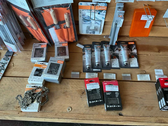 Partij stihl kettingzaag onderdelen - afbeelding 2 van  12