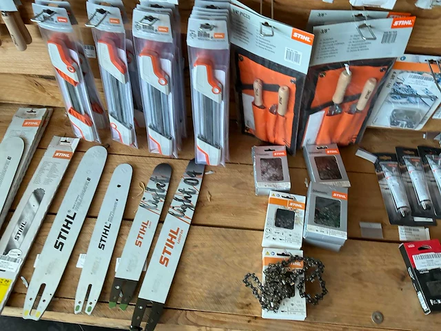 Partij stihl kettingzaag onderdelen - afbeelding 3 van  12