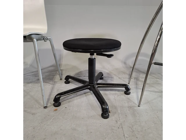 Partij stoelen en krukken, o.a. drabert, lyra - afbeelding 6 van  12