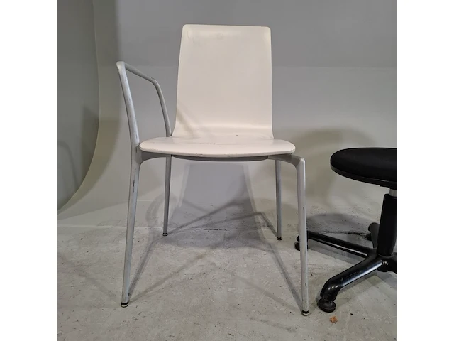 Partij stoelen en krukken, o.a. drabert, lyra - afbeelding 7 van  12