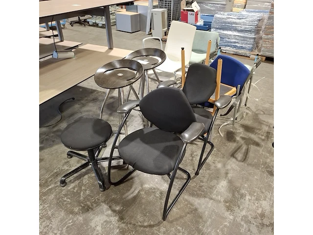 Partij stoelen en krukken, o.a. drabert, lyra - afbeelding 12 van  12