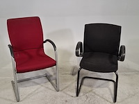 Partij stoelen, o.a. ahrend