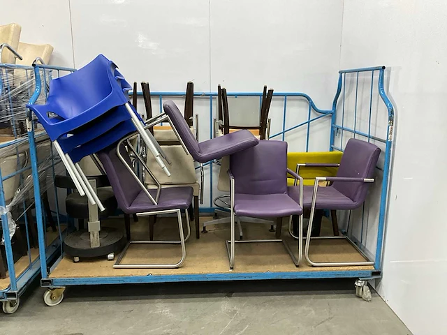 Partij stoelen - afbeelding 3 van  4