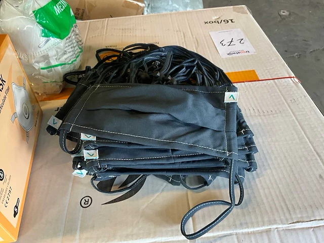 Partij stofmaskers - afbeelding 12 van  15