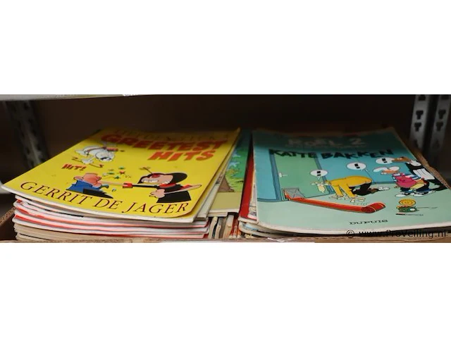 Partij stripboeken, diverse titels o.a. goofy toetankamon, sjors en sjimmie en de rebellenclub & jan jans en de kinderen - 130 stuks - afbeelding 1 van  5