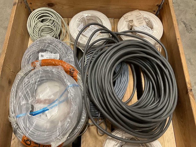 Partij stroom- en signaalkabels - afbeelding 6 van  12