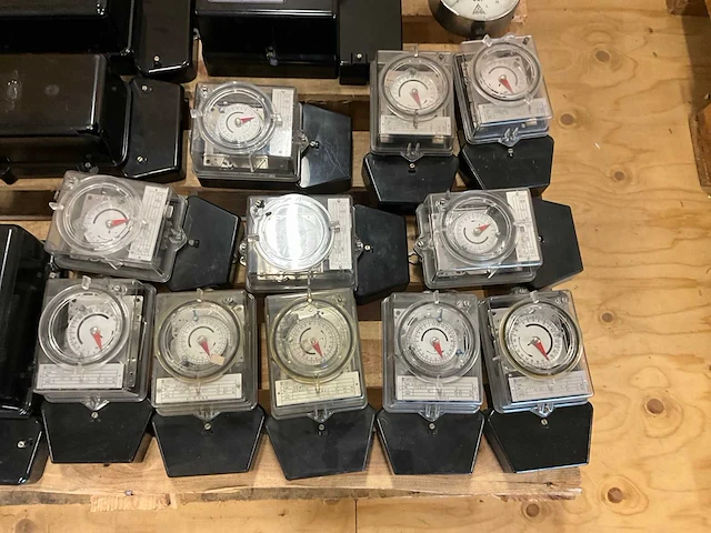Partij stroommeters en schakelklokken - afbeelding 3 van  7
