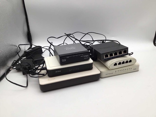 Partij switches (6x) - afbeelding 1 van  3