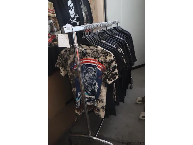 Partij t-shirts met opdruk - maten s t/m xxl - 50 stuks - afbeelding 1 van  5