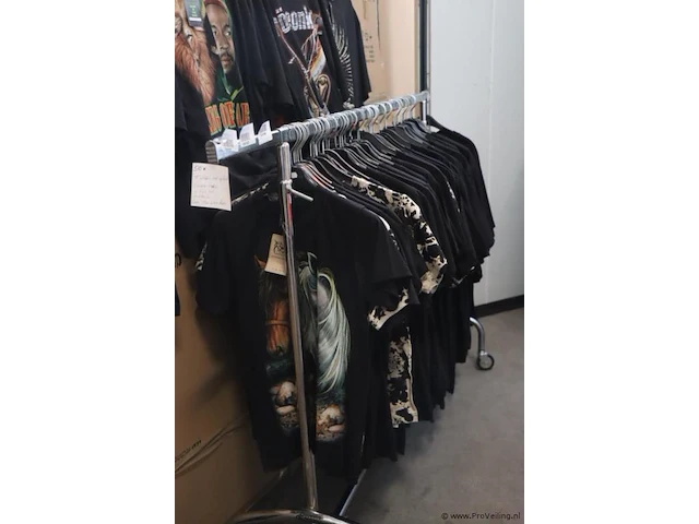 Partij t-shirts met opdruk - maten s t/m xxl - 50 stuks - afbeelding 1 van  7