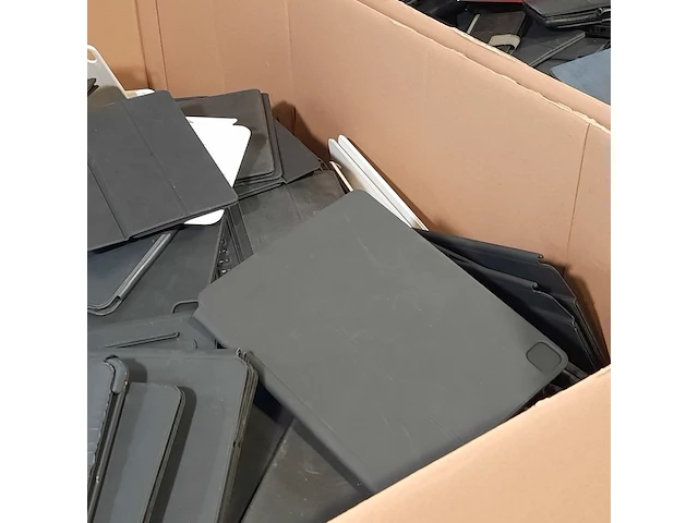 Partij tablet en telefoonhoesjes - afbeelding 7 van  11