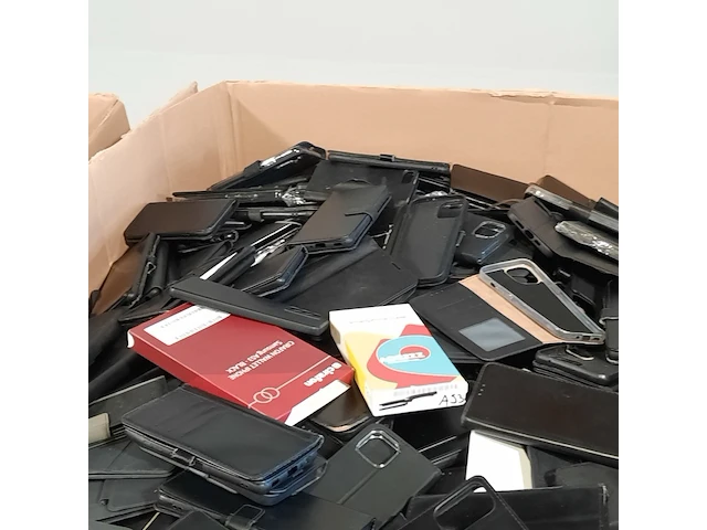Partij tablet en telefoonhoesjes - afbeelding 10 van  11