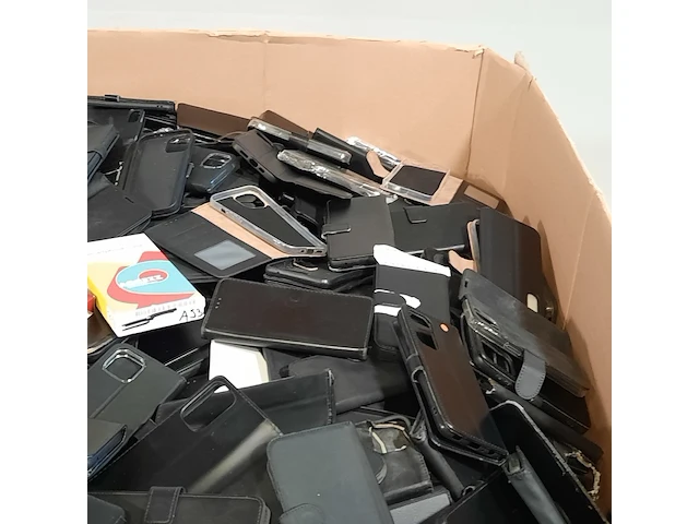 Partij tablet en telefoonhoesjes - afbeelding 11 van  11