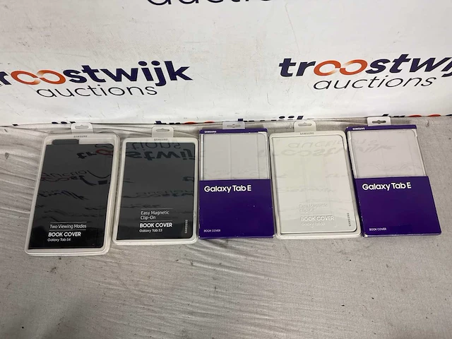 Partij tablet hoesjes - afbeelding 1 van  1