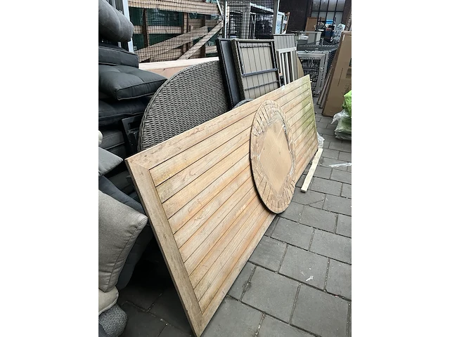 Partij tafelbladen voor tuintafels - afbeelding 1 van  11