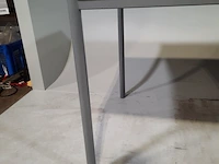 Partij tafels en bureaus oa. drenthea/gispen - afbeelding 8 van  12