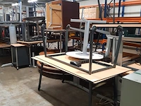 Partij tafels en bureaus - afbeelding 1 van  6