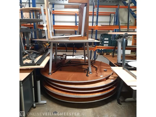 Partij tafels en bureaus - afbeelding 3 van  6