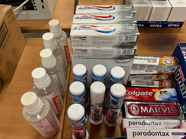 Partij tandpasta - afbeelding 12 van  12