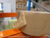 Partij tape in houten krat - afbeelding 4 van  5