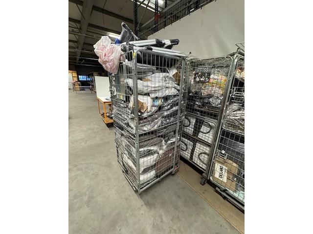 Partij tassen en rugzakken - afbeelding 3 van  9