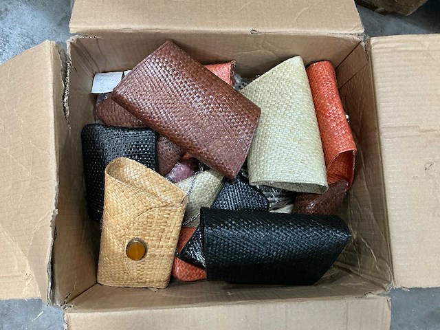 Partij tassen - afbeelding 3 van  14