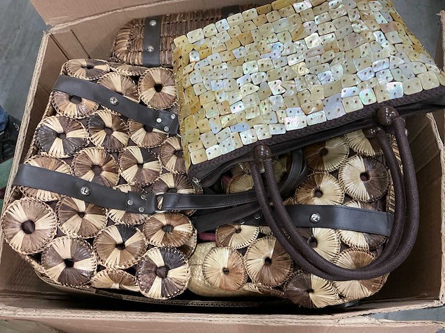 Partij tassen - afbeelding 9 van  14