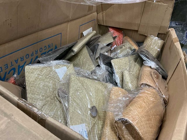 Partij tassen - afbeelding 6 van  14