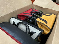 Partij tassen - afbeelding 13 van  14