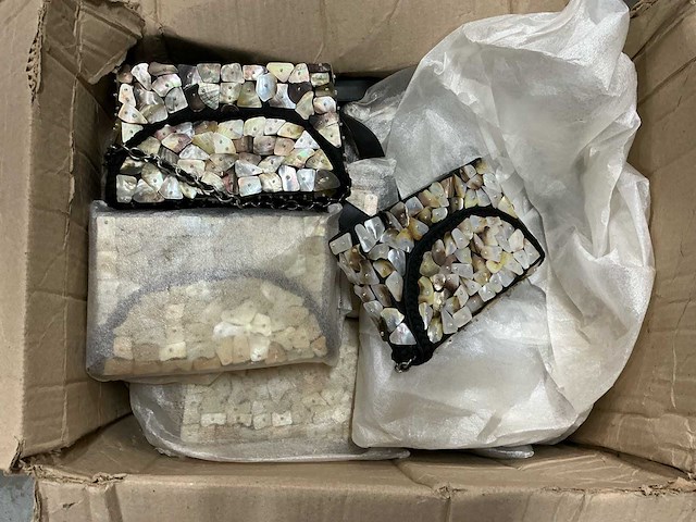 Partij tassen - afbeelding 4 van  14