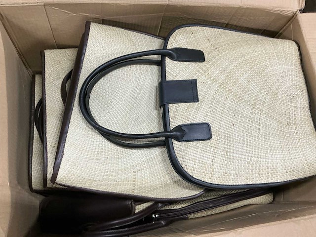 Partij tassen - afbeelding 10 van  11