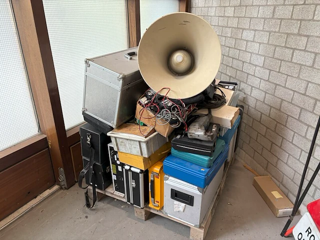 Partij technische apparatuur - afbeelding 1 van  5