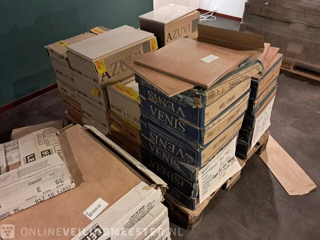 Partij tegels op 3x pallet - afbeelding 10 van  15