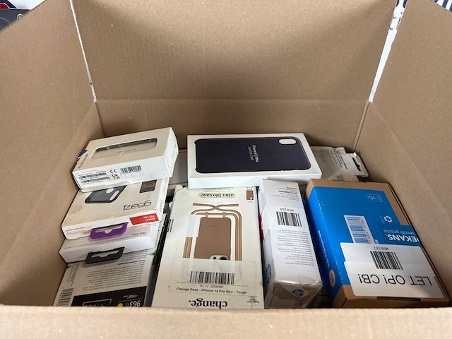 Partij telefoonaccessoires en accessoires - afbeelding 1 van  1