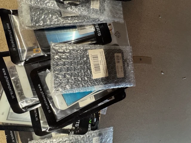 Partij telefoonaccessoires en onderdelen - afbeelding 2 van  15