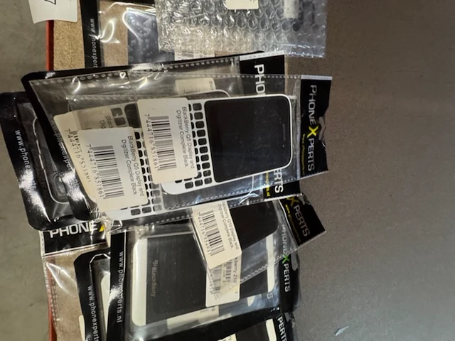 Partij telefoonaccessoires en onderdelen - afbeelding 4 van  15