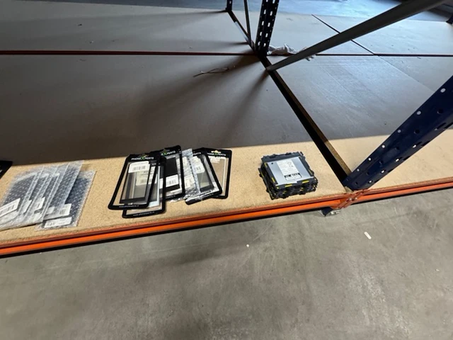 Partij telefoonaccessoires en onderdelen - afbeelding 11 van  15