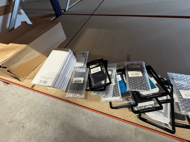Partij telefoonaccessoires en onderdelen - afbeelding 14 van  15