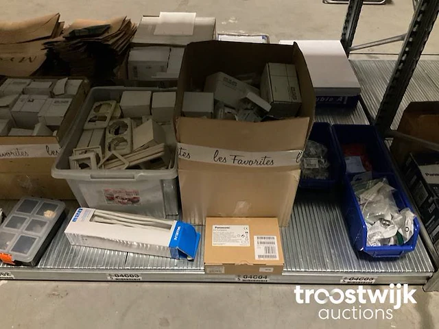 Partij telefoons en toebehorem - afbeelding 6 van  28